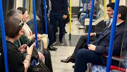 巴黎主席纳赛尔在伦敦坐地铁 曼城球迷寄语：干翻阿森纳