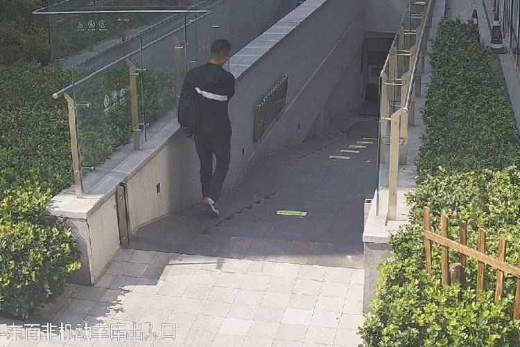 看到近万元的公路自行车积灰，男子盗车狂飙17公里被抓