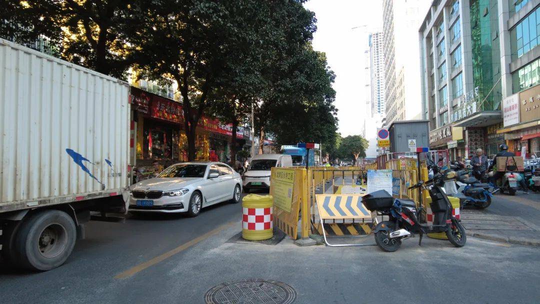 市民投诉：道路修好三个月又被挖开！深圳一区回应